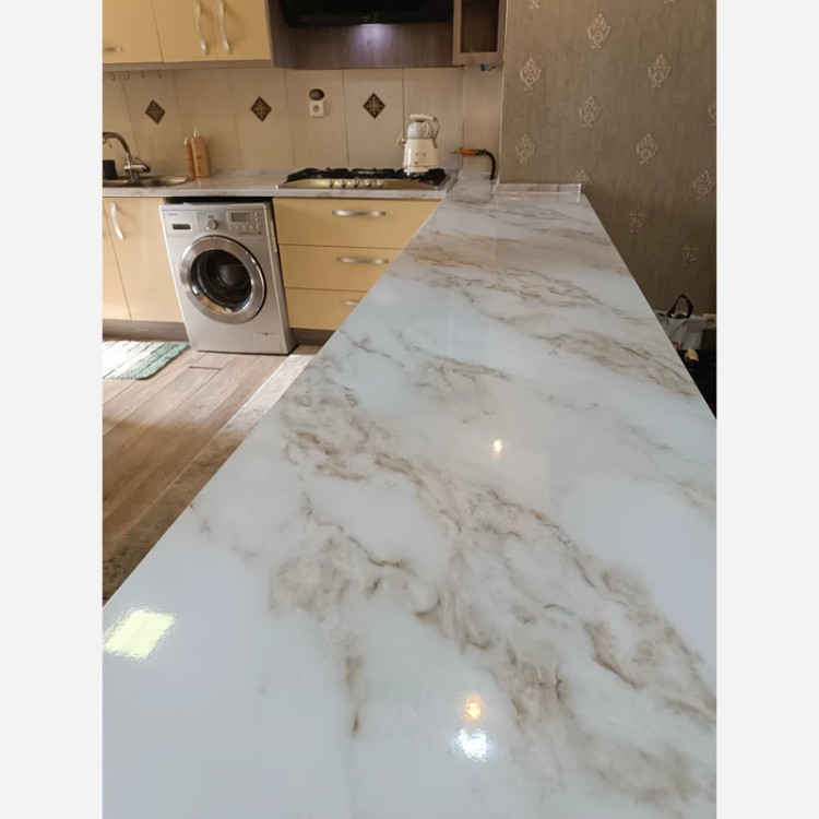 برچسب کابینت طرح سنگ هایگلاس کد 3560 سفید رگه قهوه ای طلایی عرض 90 سانت