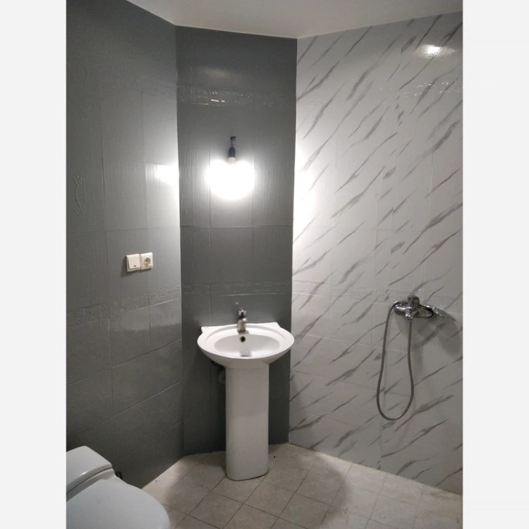 برچسب کابینت طرح سنگ هایگلاس کد 6270 ضخیم سفید رگه طوسی