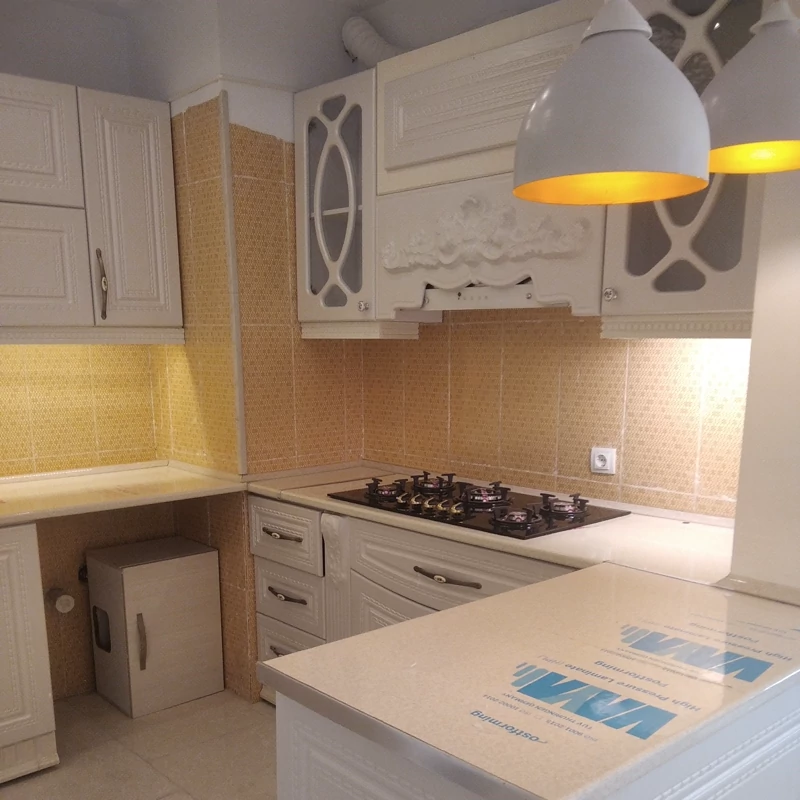 برچسب کابینت طرح سنگ مات کد 3541 سفید رگه طلایی و قهوه ای
