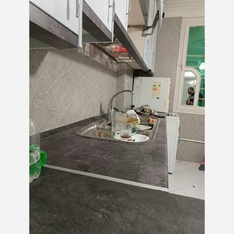 برچسب کابینت طرح سنگ نیمه براق کد 3563 طوسی رگه سفید عرض 90 سانت