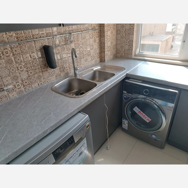 برچسب کابینت طرح سنگ نیمه براق کد 3563 طوسی رگه سفید عرض 90 سانت
