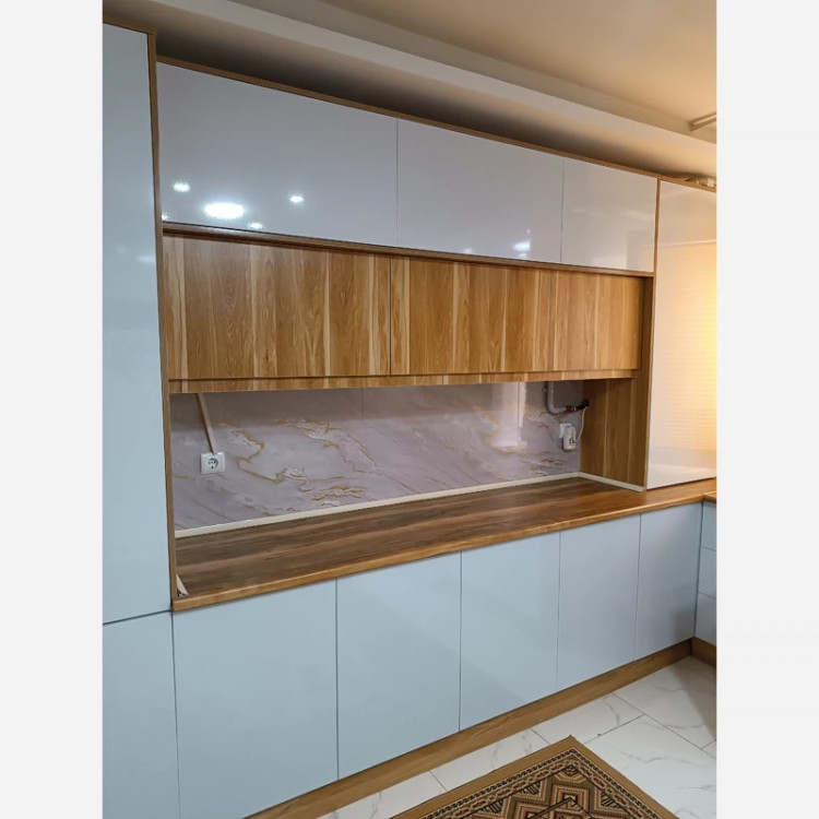 برچسب کابینت طرح سنگ هایگلاس کد 3586 شیرکاکائویی روشن با رگه طلایی