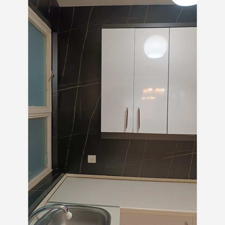برچسب کابینت طرح سنگ مات کد 8153 مشکی رگه طلایی ضخیم
