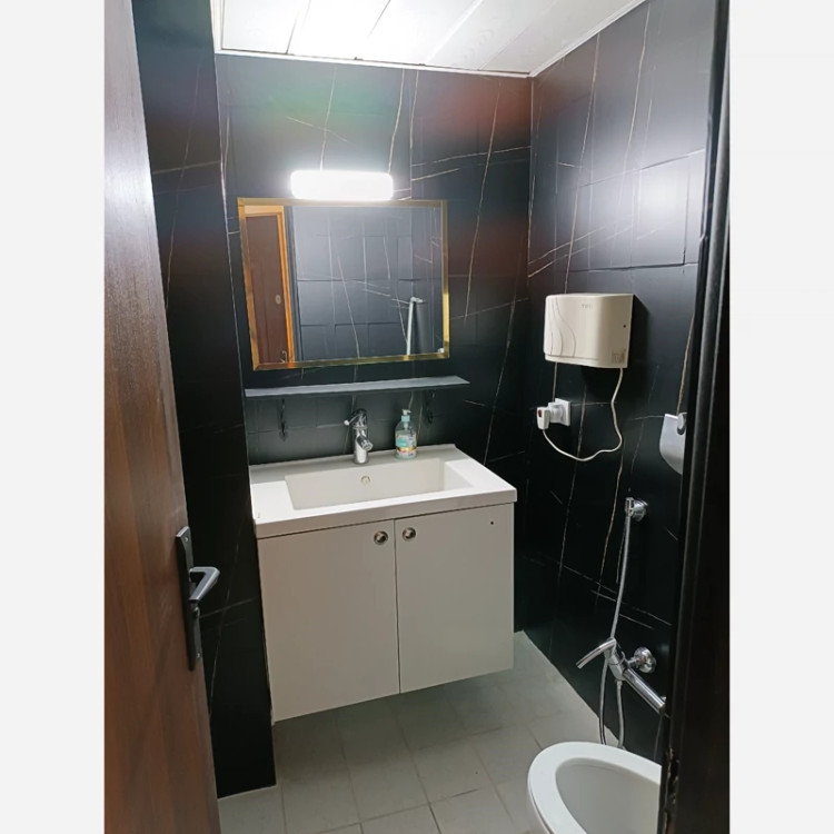 برچسب کابینت طرح سنگ مات کد 8153 مشکی رگه طلایی ضخیم