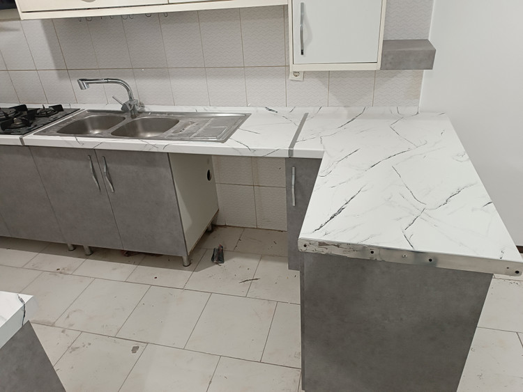 برچسب کابینت طرح سنگ مات کد 3573 سفید با رگه های مشکی